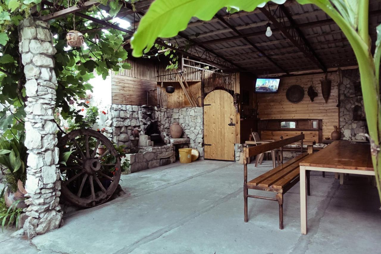 Гостевой Дом Летний Сад Suhumi Exterior foto