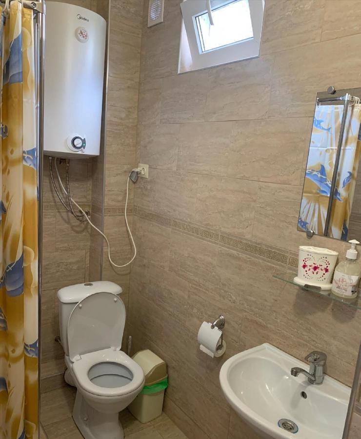 Гостевой Дом Летний Сад Suhumi Exterior foto